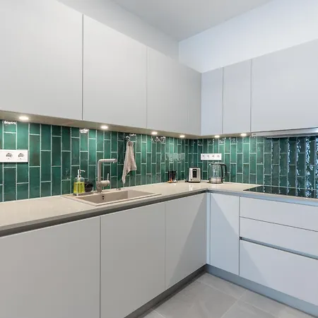 Chloe's Luxury & Ev Charger & Free Private Parking Apartment *