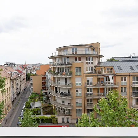 Chloe's Luxury & Ev Charger & Free Private Parking Budapest