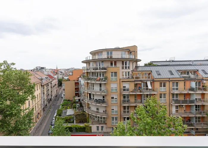 Chloe's Luxury & Ev Charger & Free Private Parking Budapest