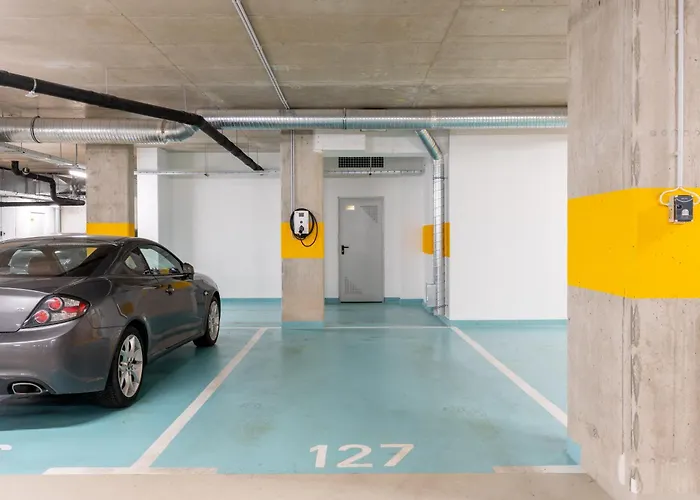 Chloe's Luxury & Ev Charger & Free Private Parking *