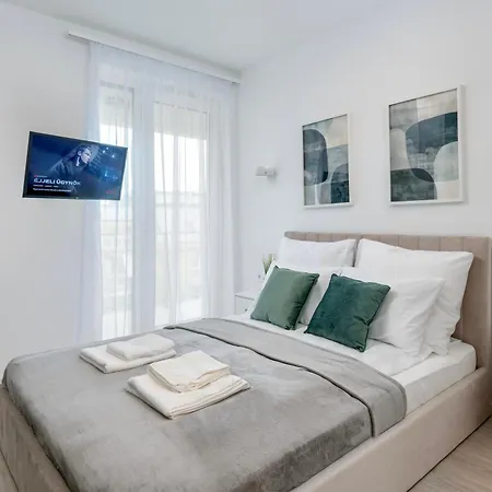 Διαμέρισμα Chloe's Luxury & Ev Charger & Free Private Parking *